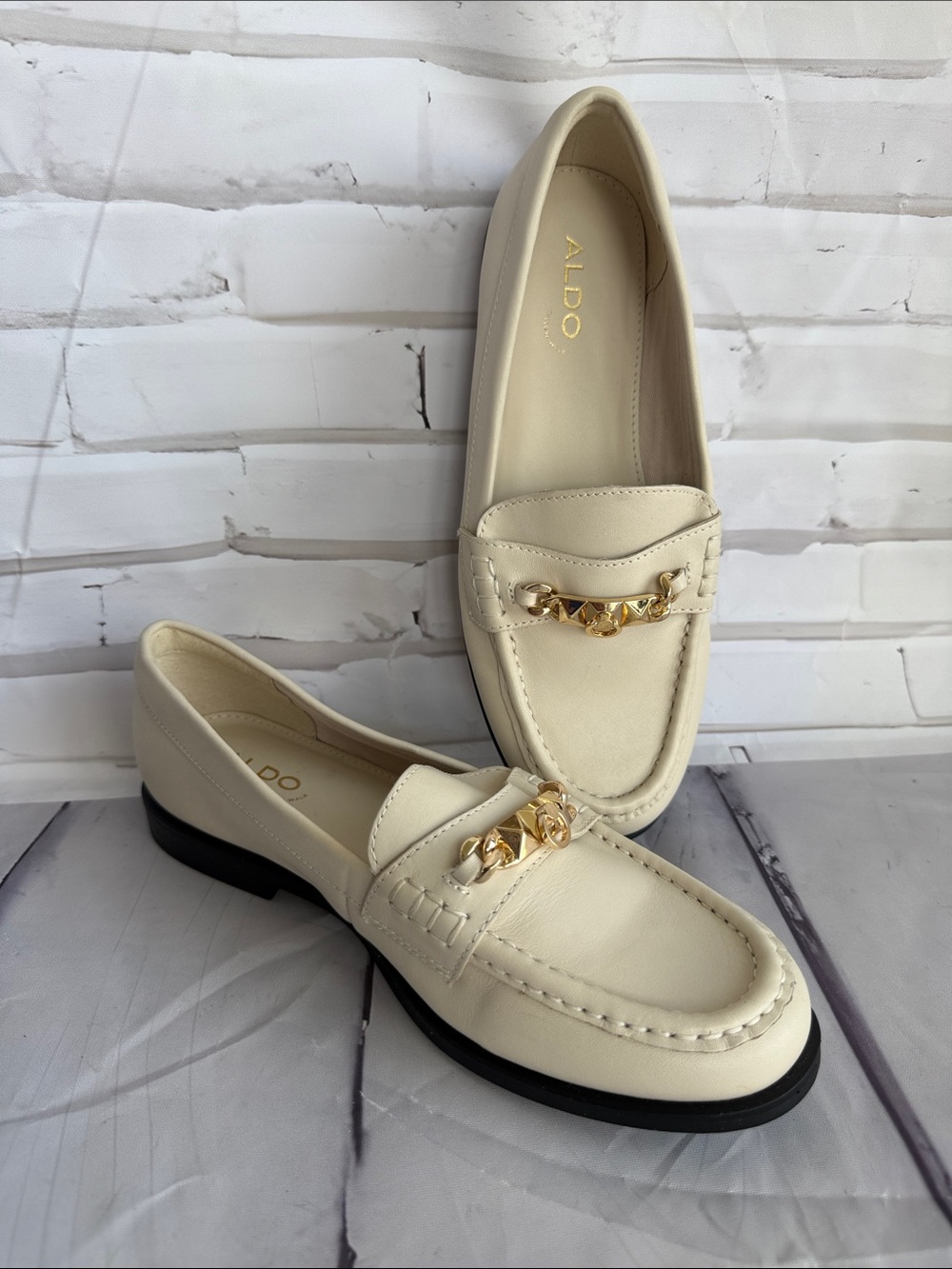 ALDO Laurea Cream Leather Loafers with Gold Chain Accent - NWOB